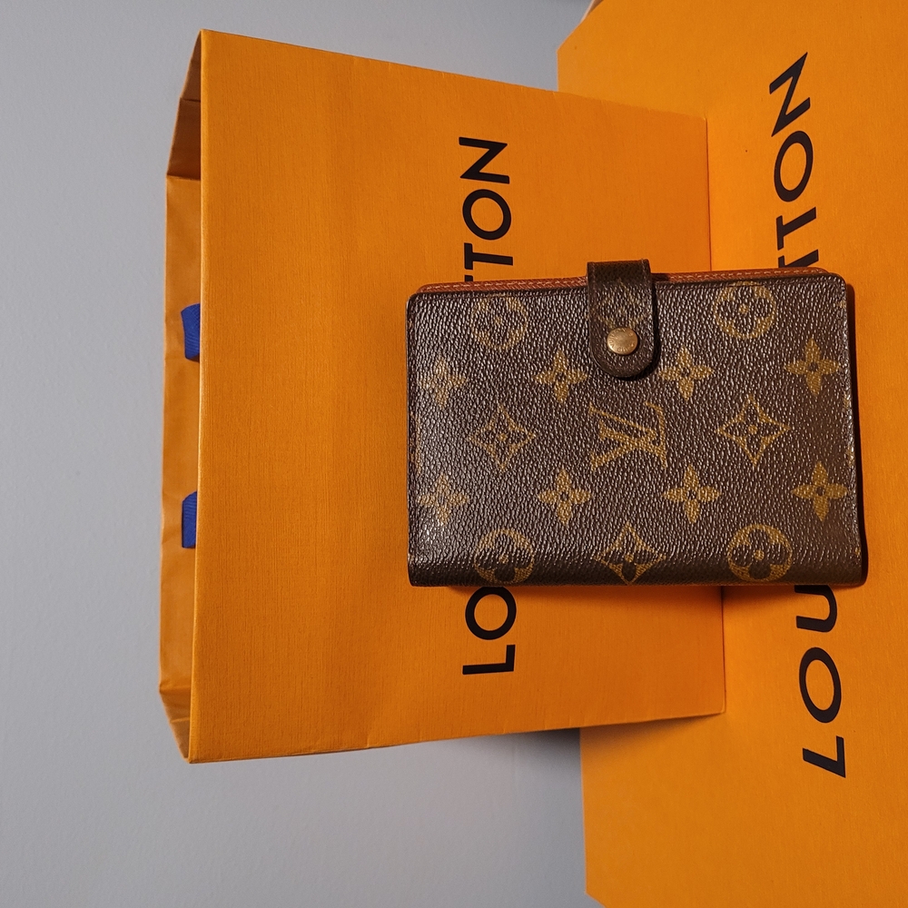 Louis Vuitton Monogram Paspport Holder
